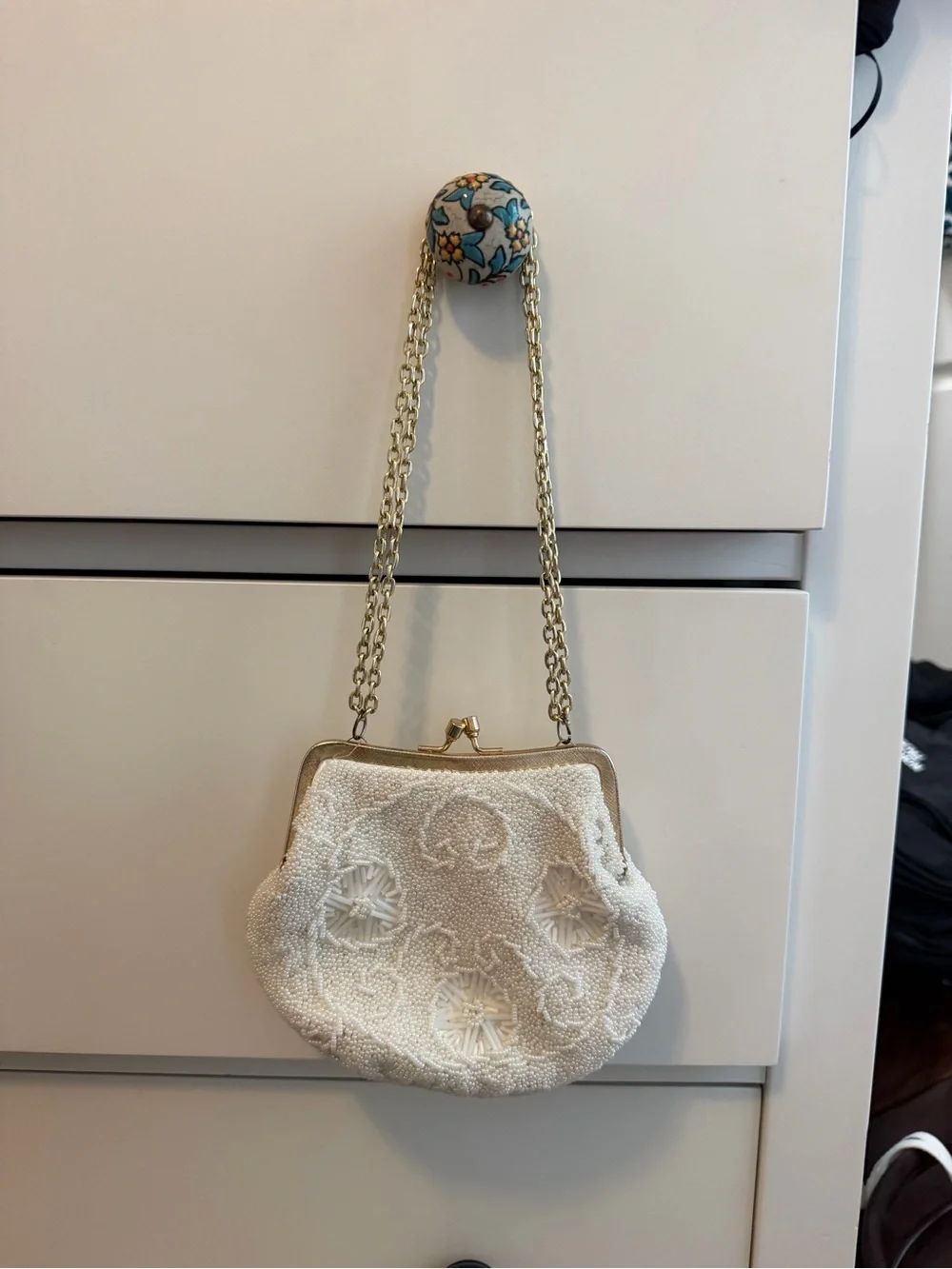 Elegant White Beaded Chain-Handle Evening Bag